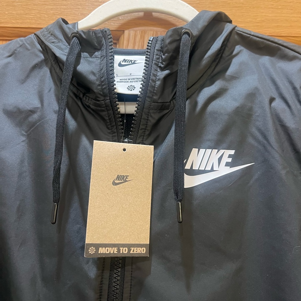 Nike Black Hooded Windbreaker Jacket - Picture 2 of 3